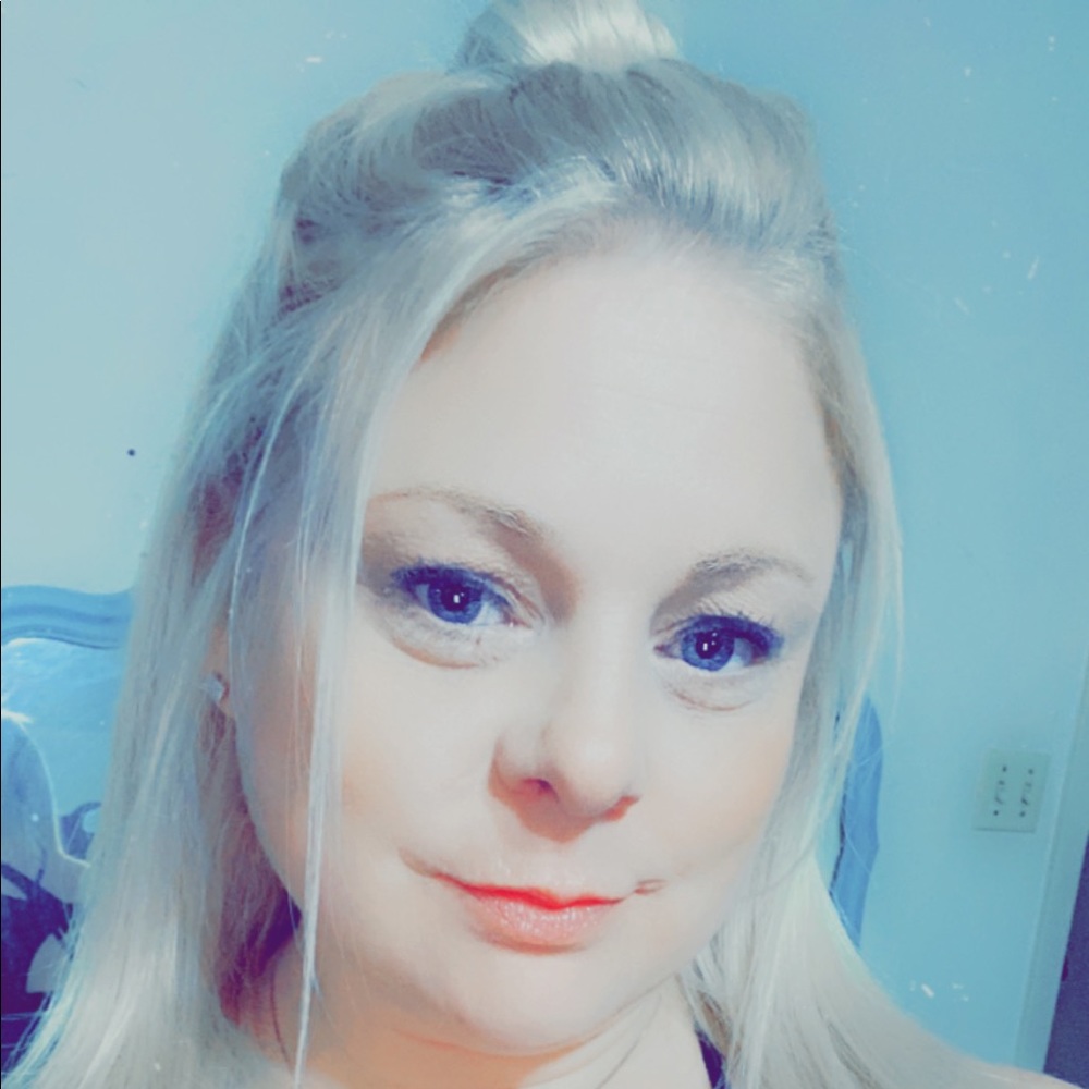 Meet your Posher, Kacey